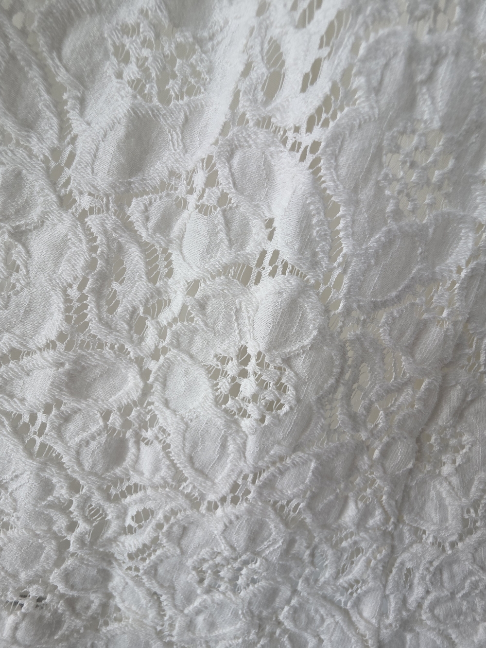 LOFT, Size 2 -Cream Lace A-Line Skirt with Black Waistband - Picture 5 of 6